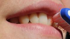 Boca, dientes, cepillo dientes.