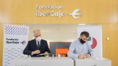 José Luis Rodrigo Escrig, director general de Fundación Ibercaja, y Alfonso Dolset, director-gerente de la Fundación Picarral han rubricado el acuerdo para apoyar la Escuela de Hostelería Topi