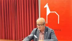 El concejal José María Romance (PSOE) durante la presentación de la propuesta de ordenanzas.