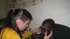 Almudena Bea Martínez, óptica-optometrista zaragozana que viajó a Chad junto a la Fundación Ilumináfrica.