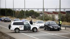 Controles en en los accesos a Zaragoza en el primer día de confinamiento perimetral.