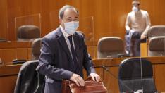El nuevo gerente del Salud, José María Arnal, ayer en su primera comparecencia en las Cortes
