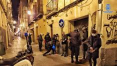 Una imagen del dispositivo de seguridad ciudadana desplegado este lunes en el barrio de San Pablo (Zaragoza).