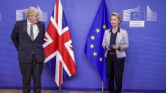Boris Johnson y Ursula von del Leyen, este miércoles en Bruselas.