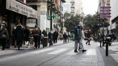 Elevación de la calzada en la calle de Don Jaime I de Zaragoza.