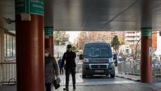 Llegan las vacunas al Hospital Clínico de Zaragoza tras el retraso de un día por el problema logístico de Pfizer