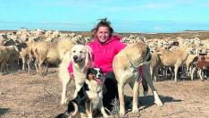 Natalia Fanlo es una joven ganadera de ovino de la localidad zaragozana de Tauste.