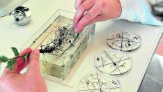 Un experto del CIET, en una de las investigaciones que realiza el centro situado en Graus (Huesca).