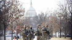 Tropas de la Guardia Nacional de Estados Unidos, este lunes por los alrededores del Capitolio de Washington.