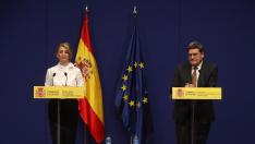 La ministra Trabajo y Economía Social, Yolanda Díaz, y el ministro de Seguridad Social y Migraciones, José Luis Escrivá