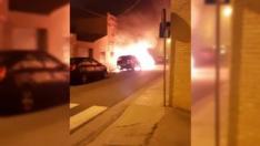 Incendio de unos coches en Monzalbarba