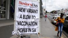Un periódico informa del coronavirus en Sudáfrica.