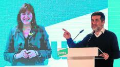 Laura Borràs, por videoconferencia, y Jordi Sànchez, en un acto del último día de campaña