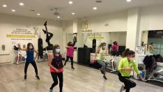 Las clases de los gimnasios, como esta de Límite Fitness de Huesca, están limitadas a cuatro usuarios.