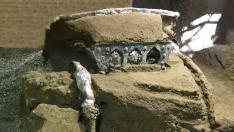 Imagen de la carroza desenterrada en Pompeya.