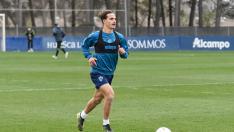 Jaime Seoane, durante el entrenamiento de este martes con la SD Huesca.