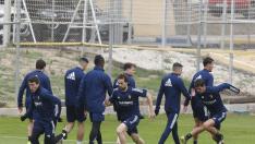 Zapater, Eguaras y Adrián González, en un entrenamiento con el Real Zaragoza.