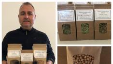 David Escribano y algunos de sus productos ecológicos de Moncayo Herbal.