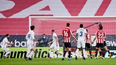 Una de las jugadas del partido