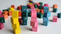 Cubos con operaciones matemáticas