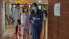La consejera de Sanidad, Sira Repollés, ayer durante su visita al Ernest Lluch de Calatayud