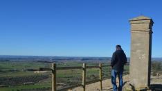 La Sierra de Carrodilla y la ribera del Cinca desde el mirador natural de Santa Bárbara, en Fonz