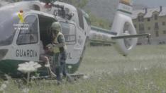 Los dos ocupantes de la aeronave, vecinos de Barcelona, han sido evacuados en helicóptero al hospital Miguel Servet de Zaragoza y al Vall d'Hebron de la capital catalana.