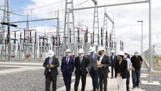 Responsables de Red Eléctrica, del Gobierno de Aragón y otras autoridades, ayer en Cariñena.