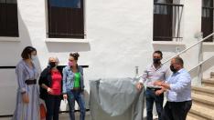 El vicepresidente en su visita a Oliete junto al alcalde Rogelio Villanueva, Peirat, Sancho y representantes municipales.