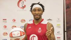 Presentación del Stan Okoye, que regresa al Casademont Zaragoza