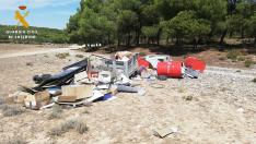 Vertido de residuos en los montes de Torrero.