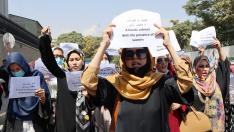 Protesta de mujeres afganas en Kabul.
