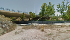 Los hechos se produjeron en el paseo de los Reyes de Aragón, en las inmediaciones del paso superior de la Z-30