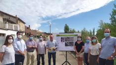 Bizén Fuster ha explicado los detalles de la obra a los representantes del municipio y la comarca.