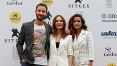Paula Ortiz, flanqueada por Danir Rovira e Inma Cuesta, este domingo en Sitges.