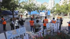 Protesta en Huesca de los trabajadores del transporte sanitario urgente y no urgente.