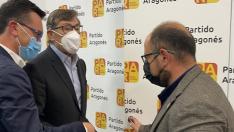 Arturo Aliaga, Roque Vicente y Alberto Izquierdo, este martes en la sede del PAR.