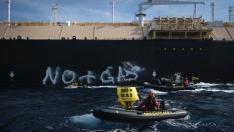 Protesta de Greenpeace en el puerto de Sagunto