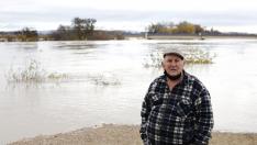 La riada del río Ebro ya ha alcanzado el pueblo zaragozano de Novillas