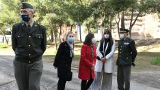 La ministra de Defensa visita el centro de vacunación del Hospital Militar