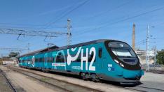Imagen virtual del tren Civia de Renfe que CAF transformará en el nuevo ferrocarril de hidrógeno.