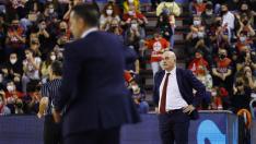 Jaume Ponsarnau, entrenador del Casademont Zaragoza, durante el partido del pasado sábado en Manresa.