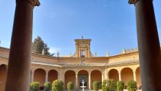 Patio octogonal del Museo de Huesca.