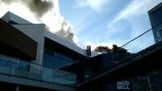 Susto en un restaurante de Puerto Venecia al incendiarse una campana extractora