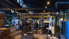 Interior de la fábrica de Alumalsa en La Cartuja Baja.