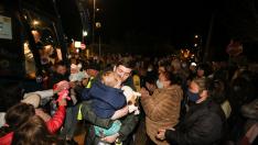 Los refugiados ucranianos fueron recibidos con aplausos por un centenar de vecinos de Utrillas