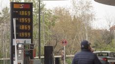 Una gasolinera de Zaragoza, este lunes.