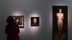 Foto de la exposición del pintor Dino Valls en el Paraninfo de la Universidad de Zaragoza