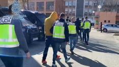 Detenidos ocho Trinitarios por agresiones y robo con violencia.