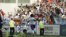 Jean Marie Dongou celebra un gol en El Alcoraz durante un derbi aragonés.